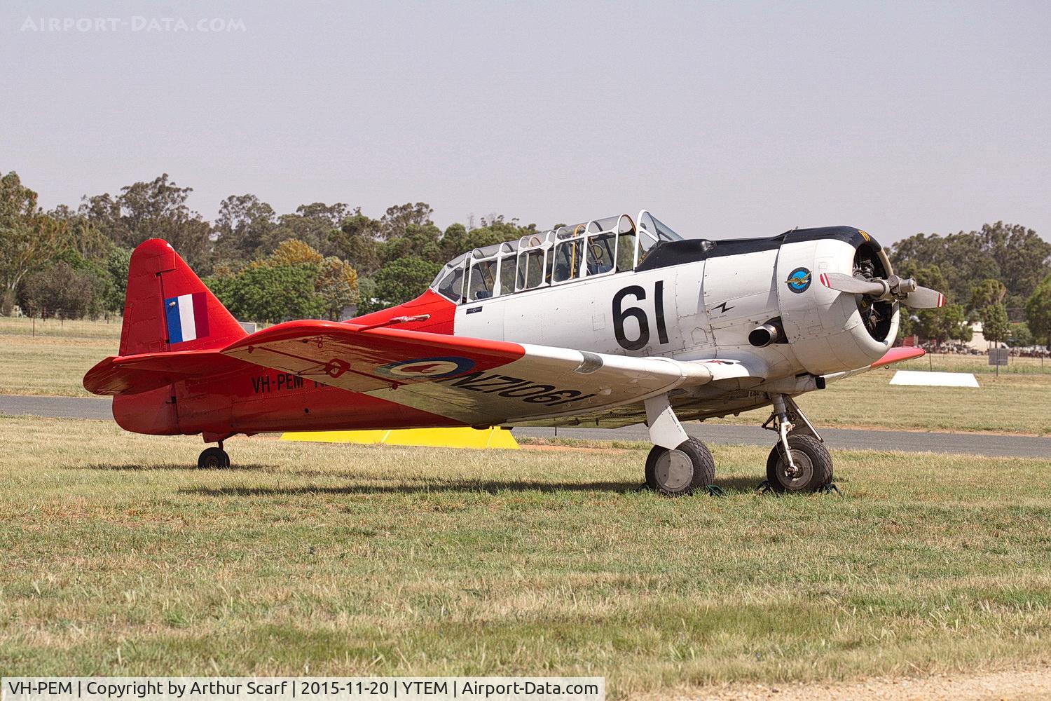 VH-PEM, 1943 North American AT-6D Harvard III C/N 88-14494 (41-33841), Temora Warbirds 2015
