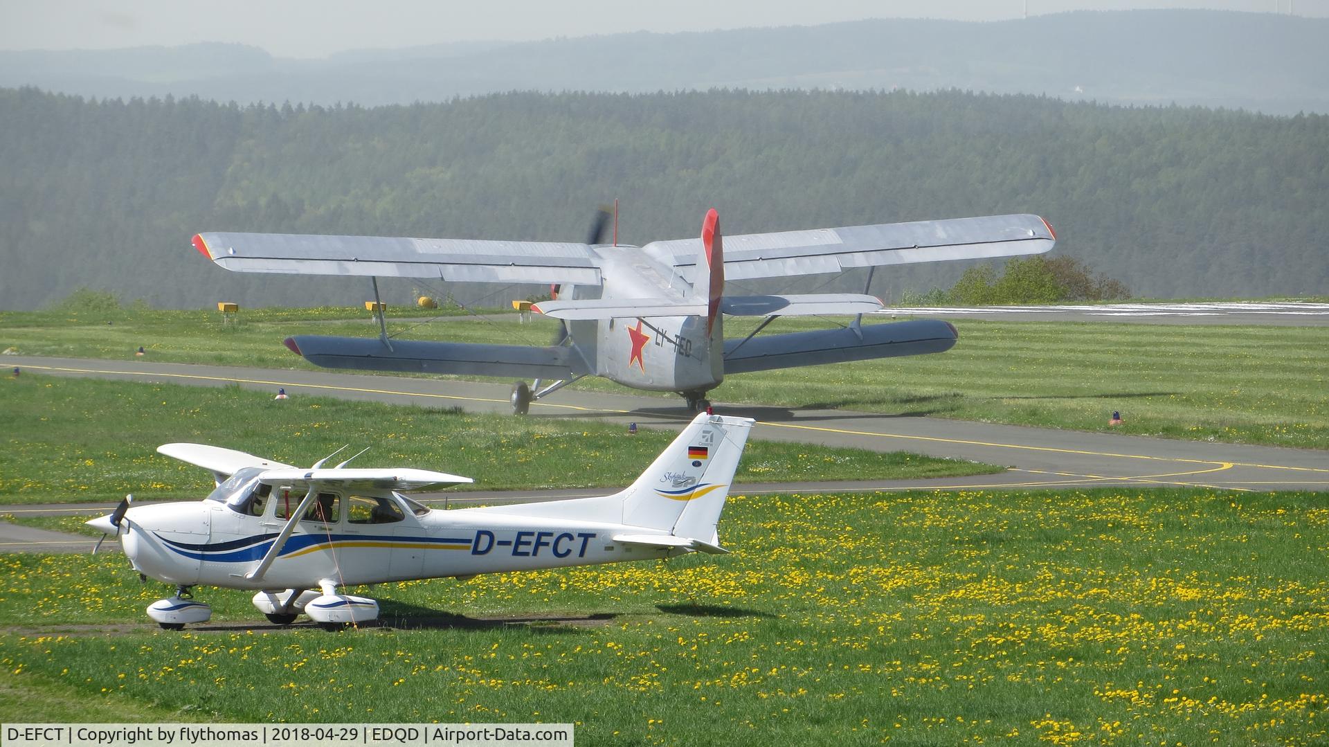 D-EFCT, 1999 Cessna 172S C/N 172S8186, D-EFCT Bayreuth Airport