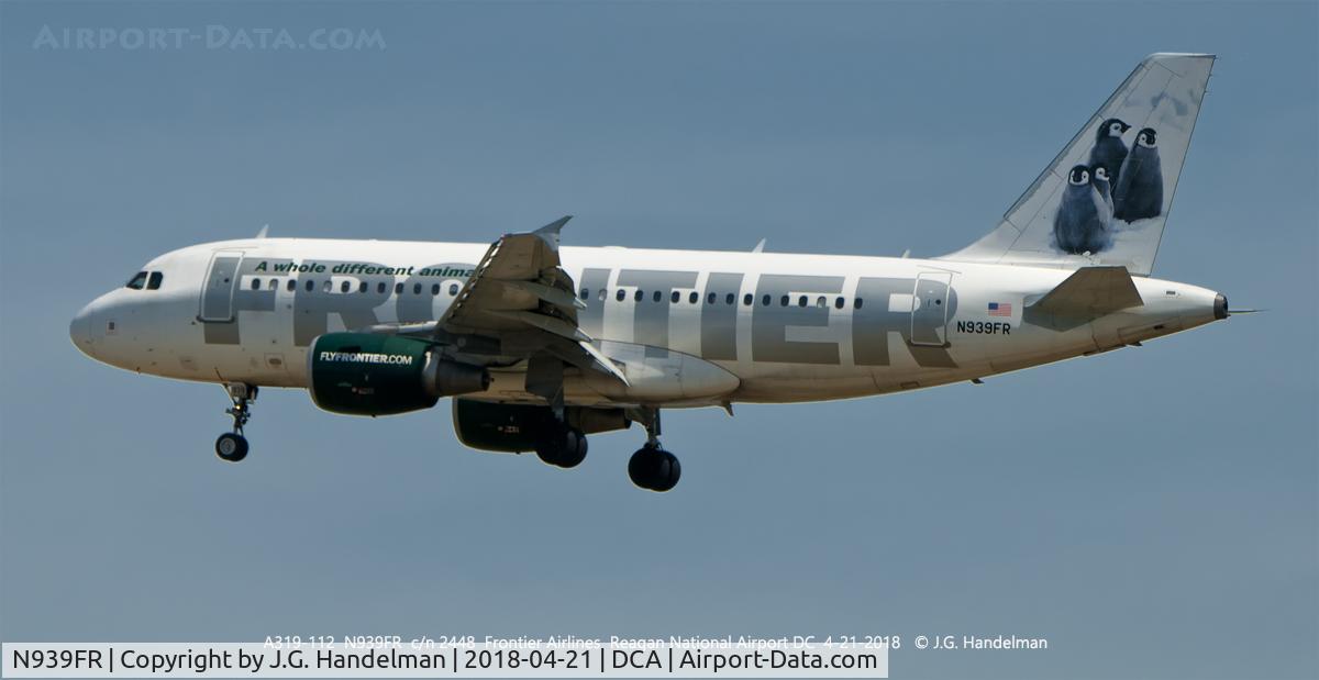 N939FR, 2005 Airbus A319-111 C/N 2448, On final to DCA.