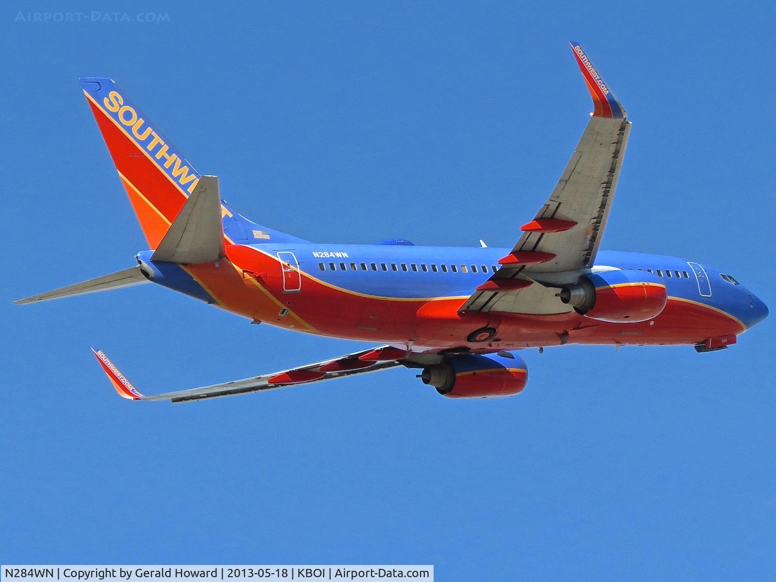 N284WN, 2007 Boeing 737-7H4 C/N 32535, Departing RWY 28R.