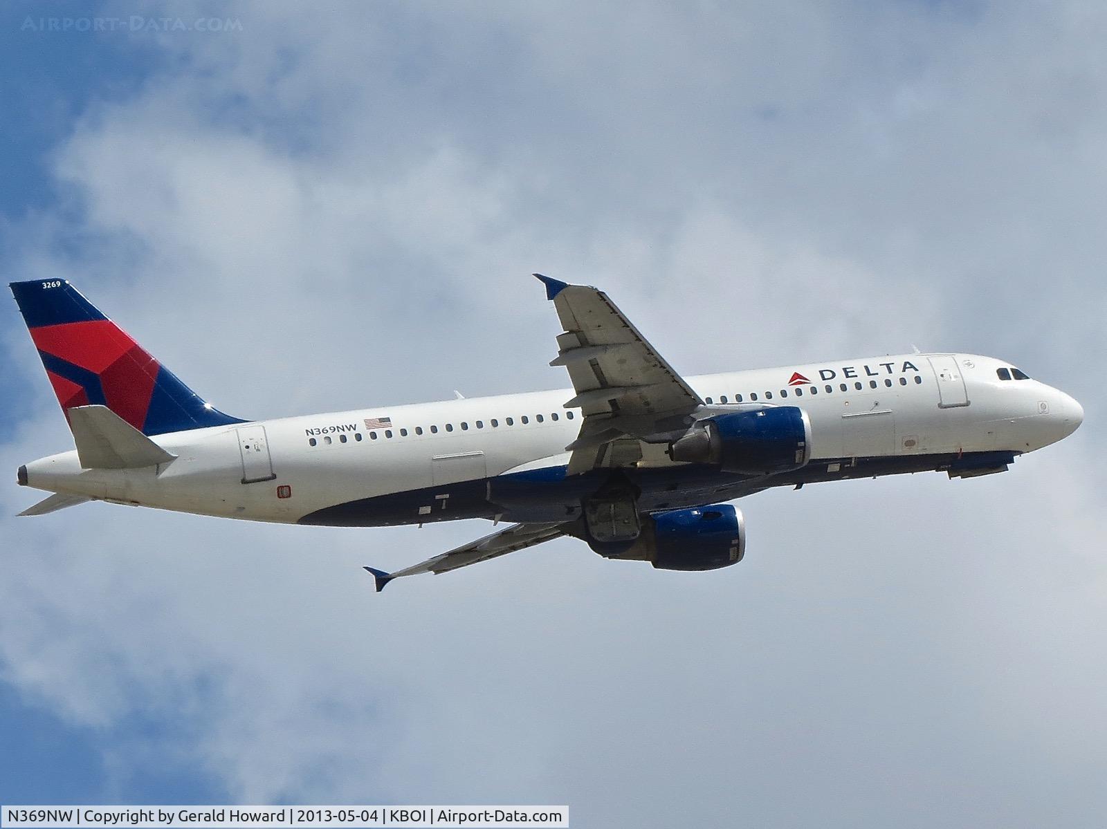 N369NW, 1999 Airbus A320-212 C/N 1011, Departing RWY 28R.