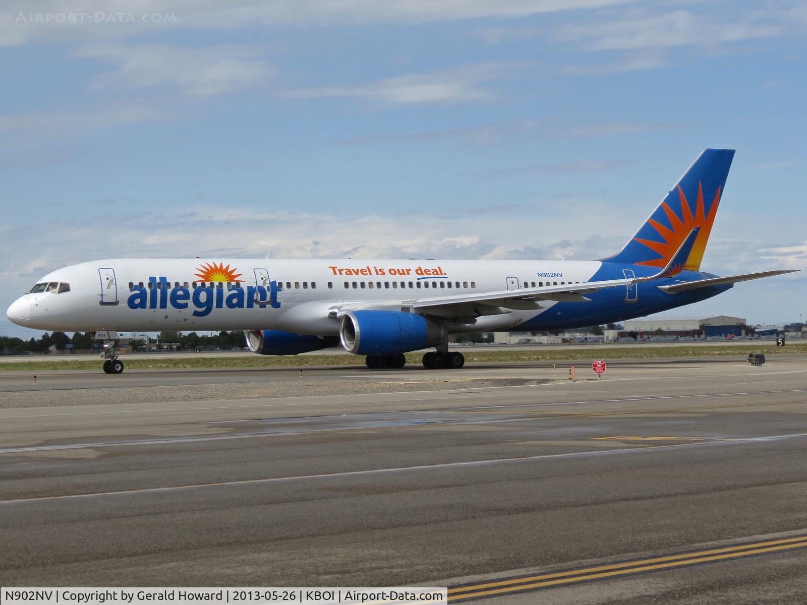 N902NV, 1992 Boeing 757-204 C/N 26964, Taxiing on Alpha to RWY 28R.