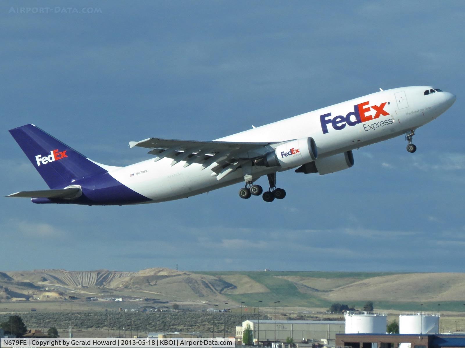 N679FE, 1998 Airbus A300F4-605R C/N 793, Take off from RWY 28R.