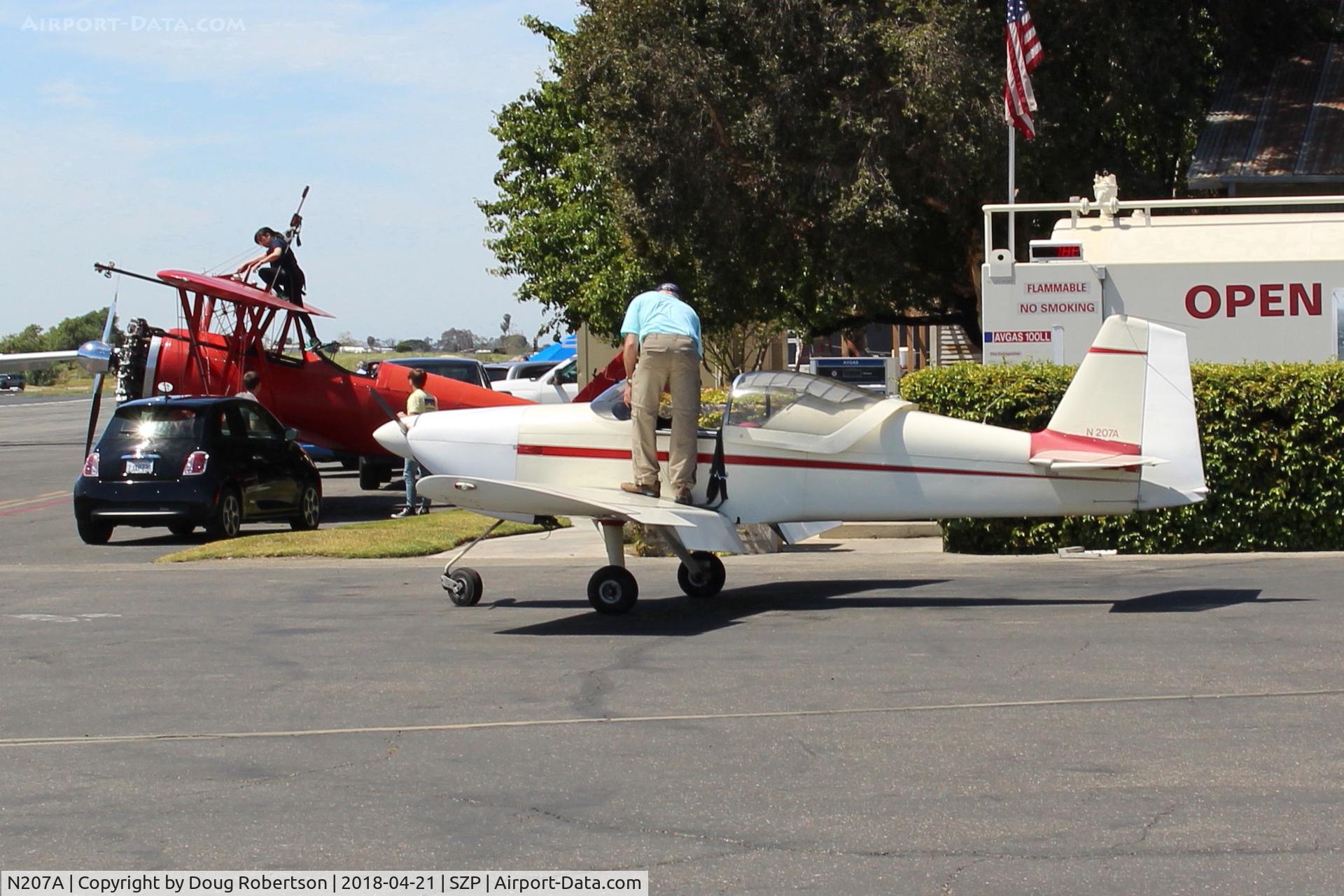 N207A, 1993 Vans RV-6A C/N 20430, 1993 Abercrombie VANs RV-6A, Lycoming O-320 160 Hp, at Fuel Dock