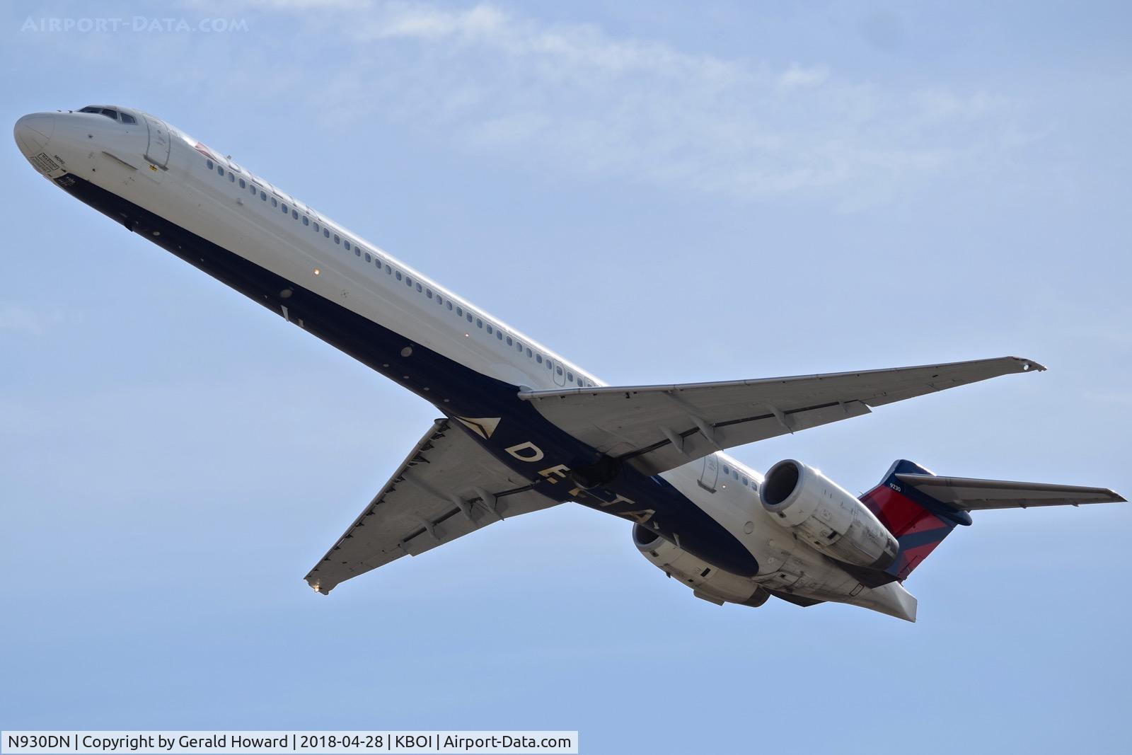 N930DN, 1996 McDonnell Douglas MD-90-30 C/N 53458, Take off from RWY 28L.