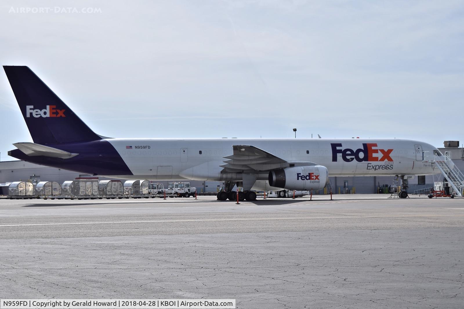 N959FD, 1991 Boeing 757-236 C/N 25133, Parked on the FedEx ramp.