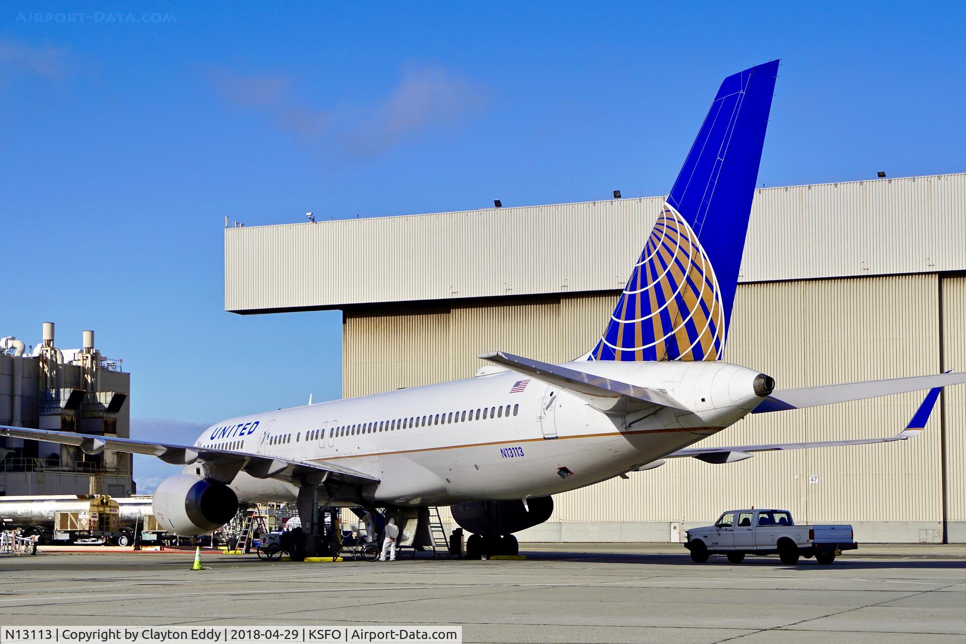N13113, 1995 Boeing 757-224 C/N 27555, SFO 2018.