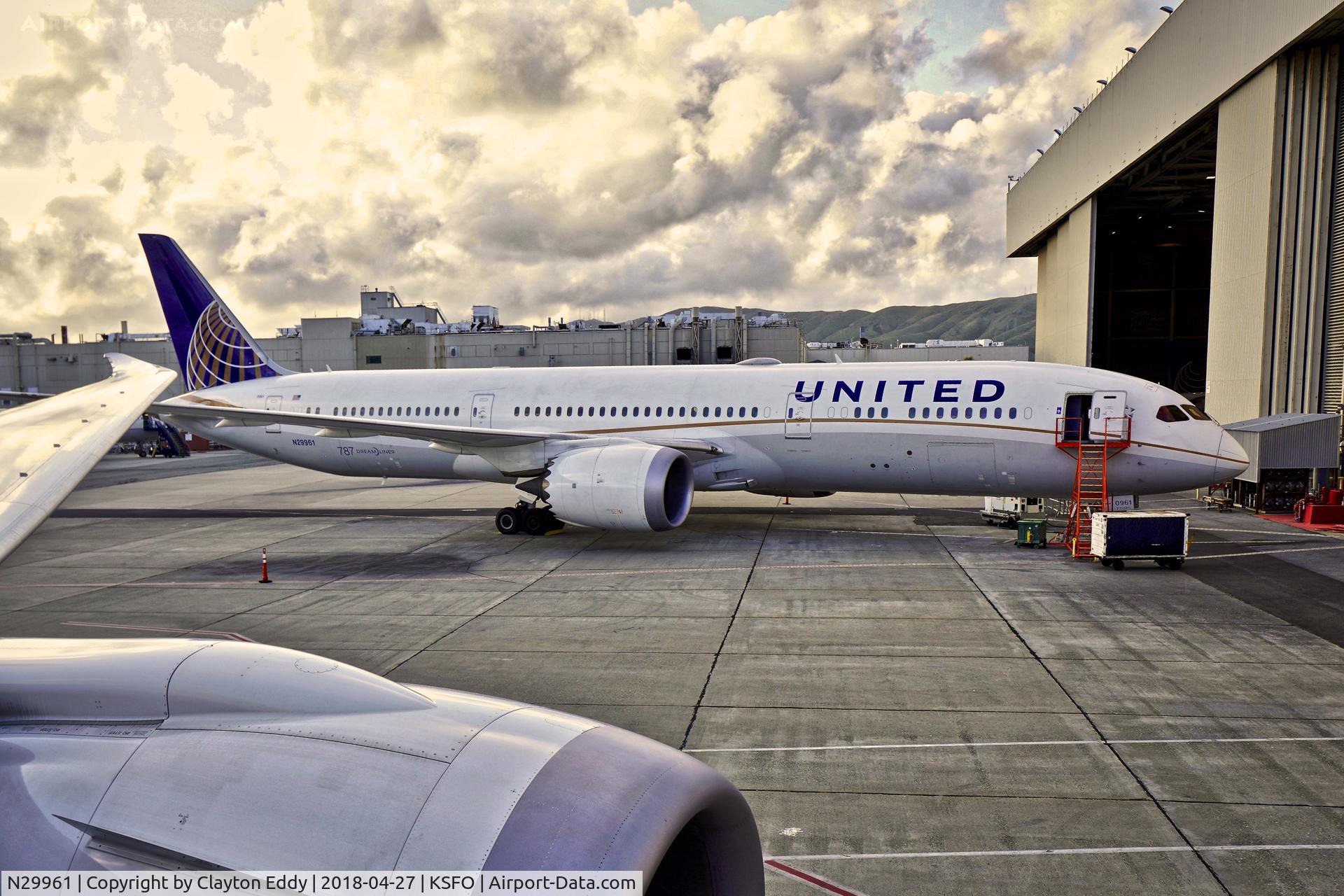 N29961, 2015 Boeing 787-9 Dreamliner Dreamliner C/N 37811, SFO 2018.