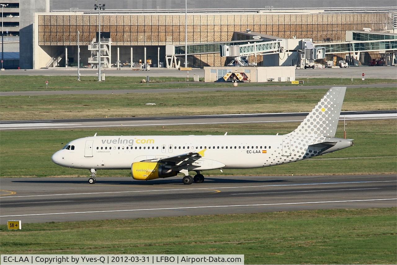 EC-LAA, 2006 Airbus A320-214 C/N 2678, Airbus A320-214, Taxiing, Toulouse-Blagnac airport (LFBO-TLS)