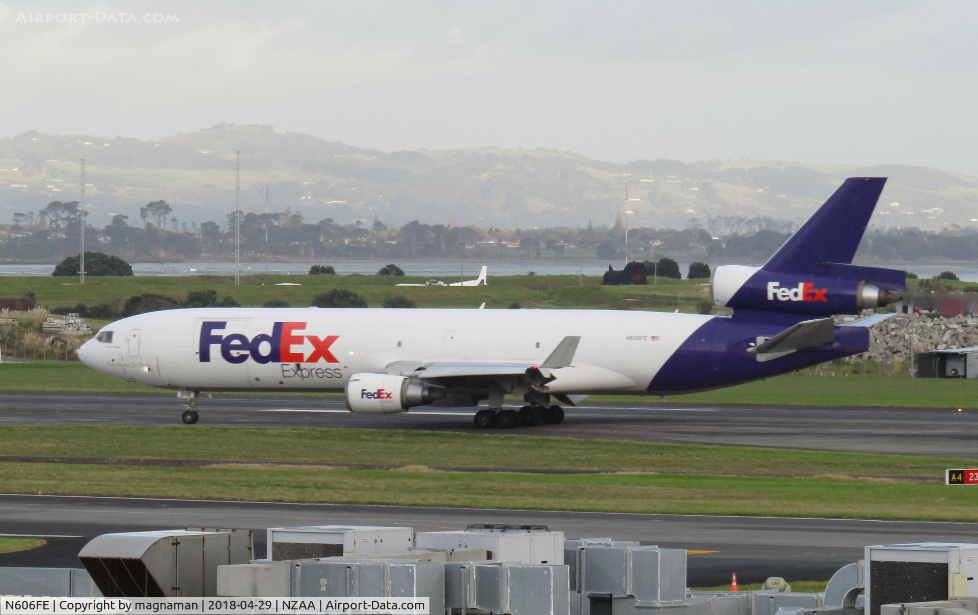 N606FE, 1993 McDonnell Douglas MD-11F C/N 48602, arriving at nz