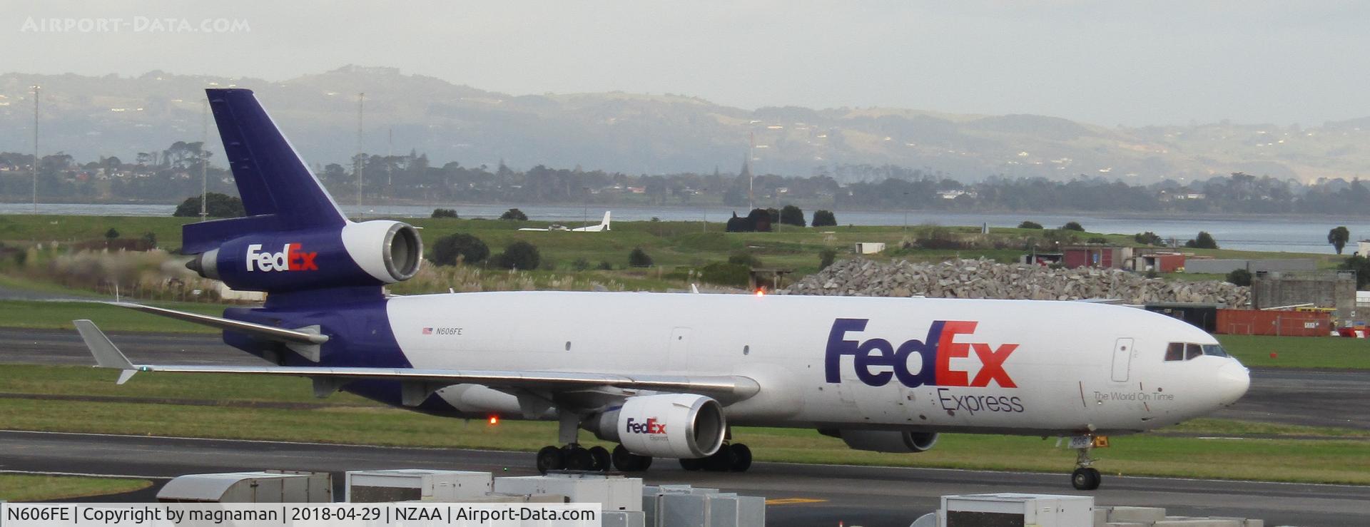 N606FE, 1993 McDonnell Douglas MD-11F C/N 48602, taxy at akl