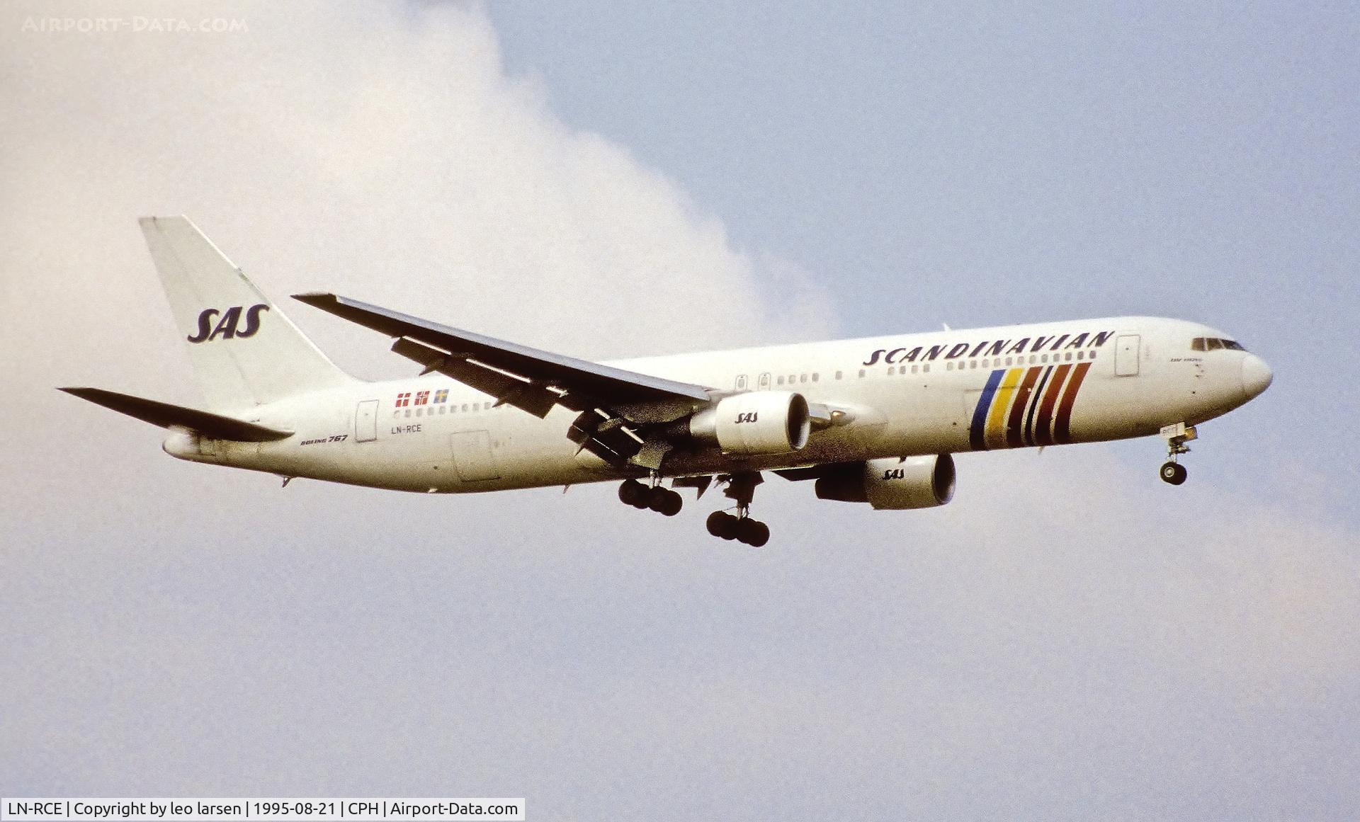 LN-RCE, 1990 Boeing 767-383/ER C/N 24846, Copenhagen 21.8.1995