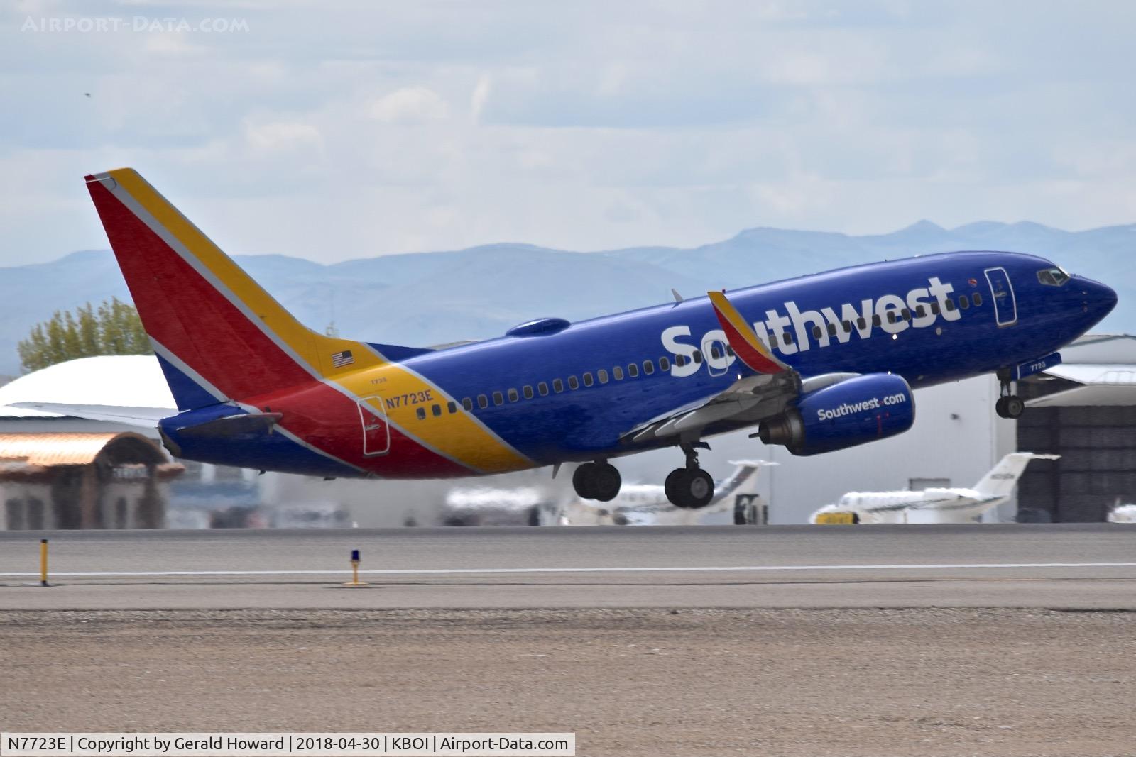 N7723E, 2006 Boeing 737-76N C/N 32670, Departing RWY 28L.