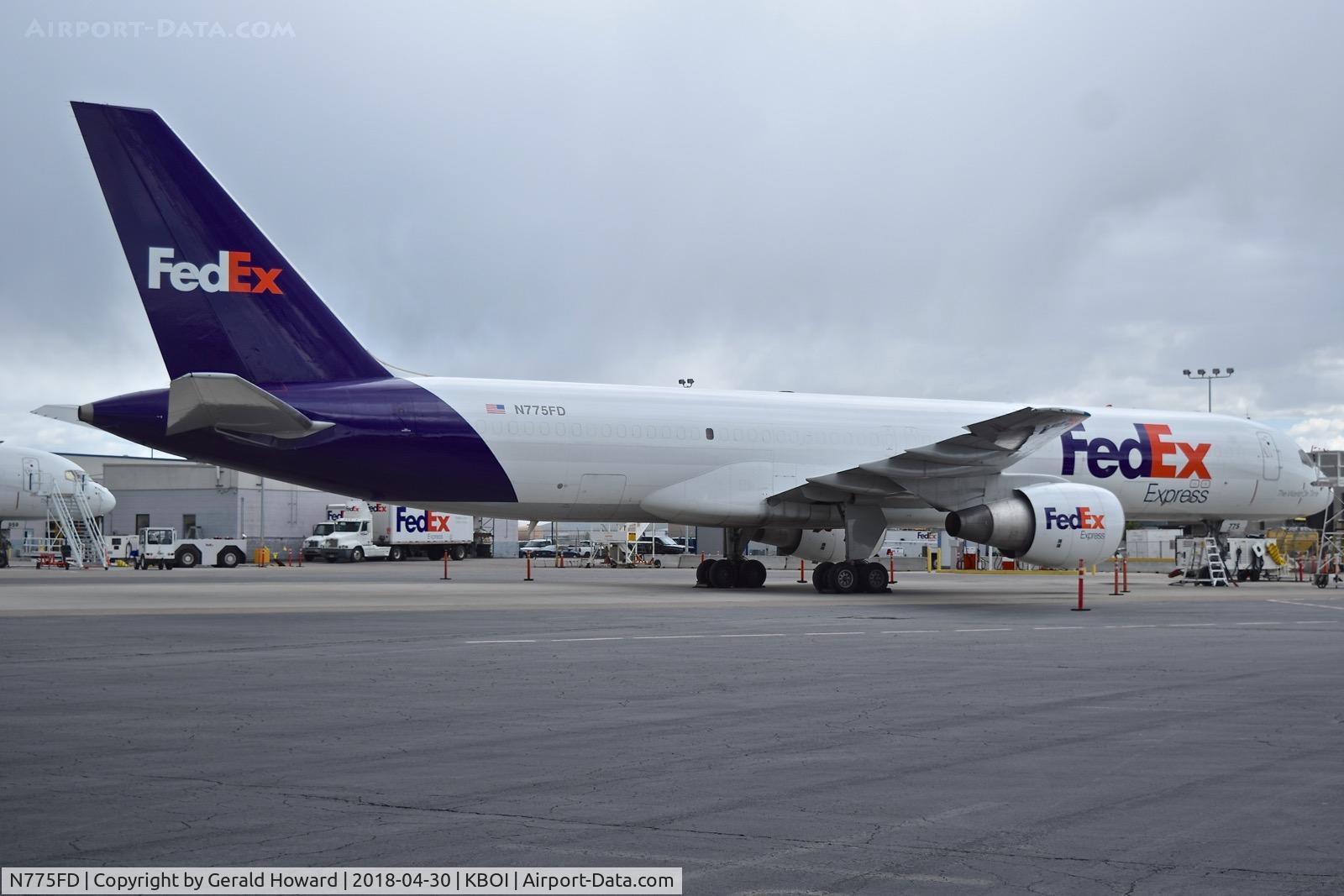 N775FD, 1991 Boeing 757-222 C/N 25043, Parked on the Fed Ex ramp.