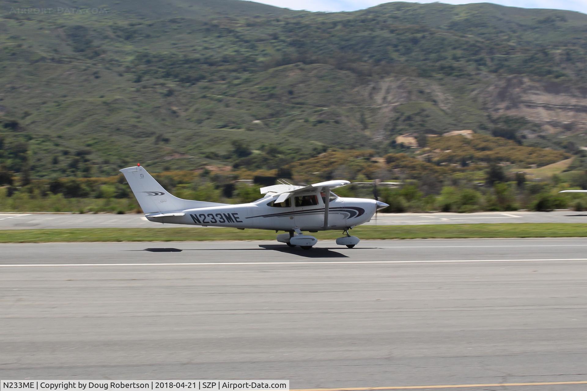 N233ME, 2000 Cessna 182S Skylane C/N 18280750, 2000 Cessna 182S SKYLANE, Continental IO-540-AB1A5 230 Hp, landing roll Rwy 22