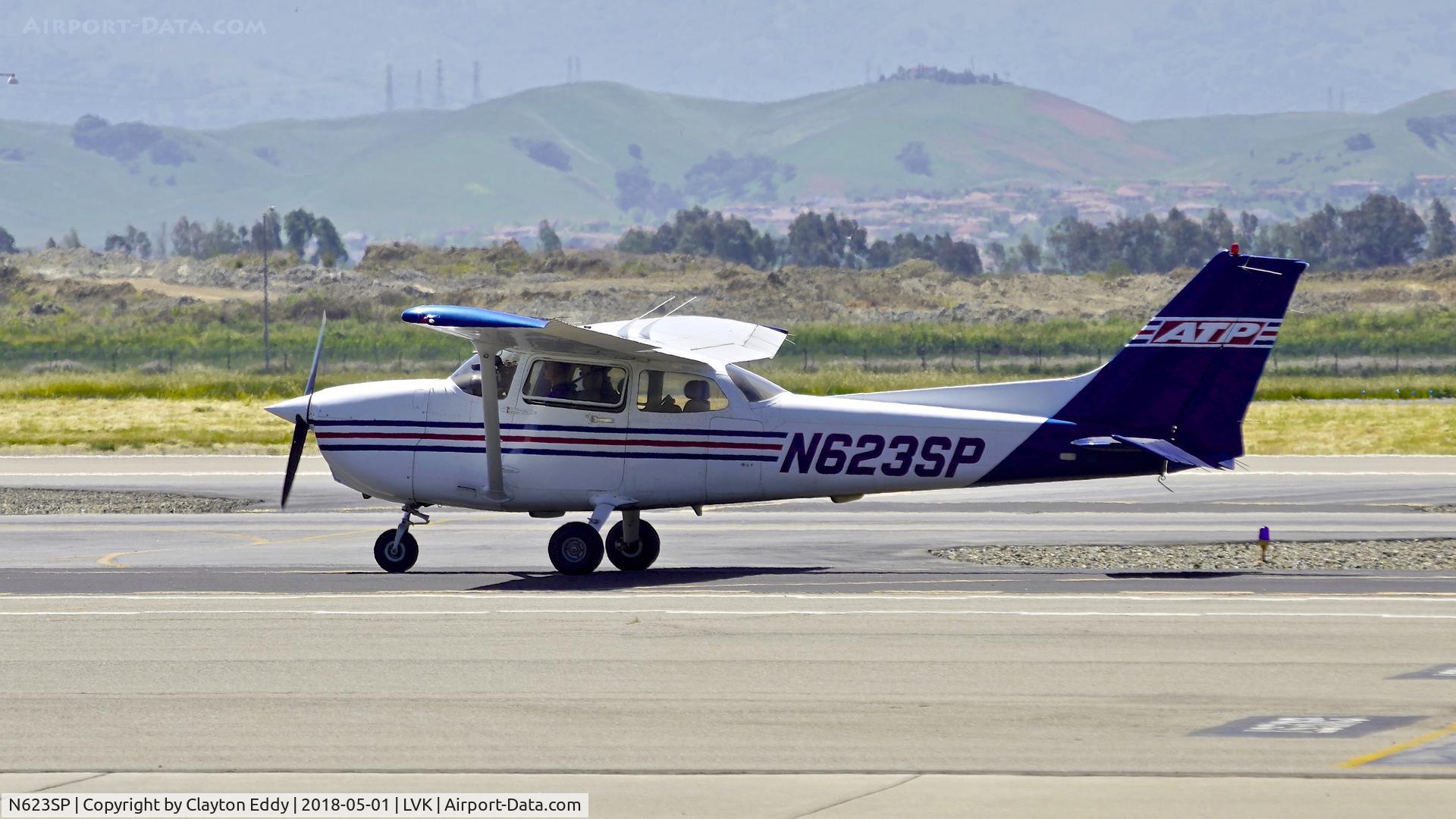 N623SP, 2000 Cessna 172S C/N 172S8614, Livermore Airport California 2018.