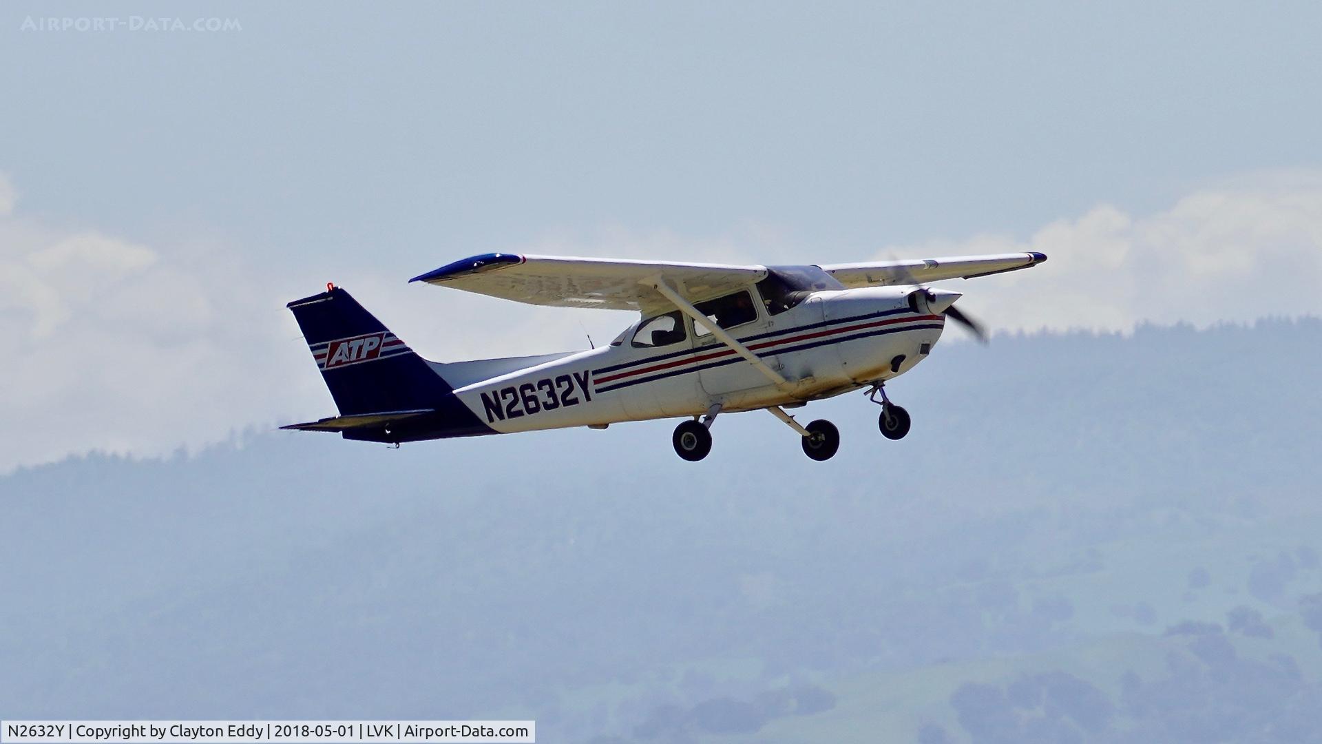 N2632Y, 1998 Cessna 172R C/N 17280570, Livermore Airport California 2018.