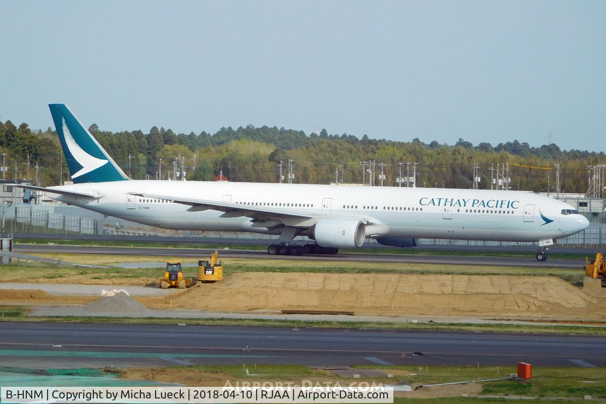 B-HNM, 2003 Boeing 777-367 C/N 33702, At Narita