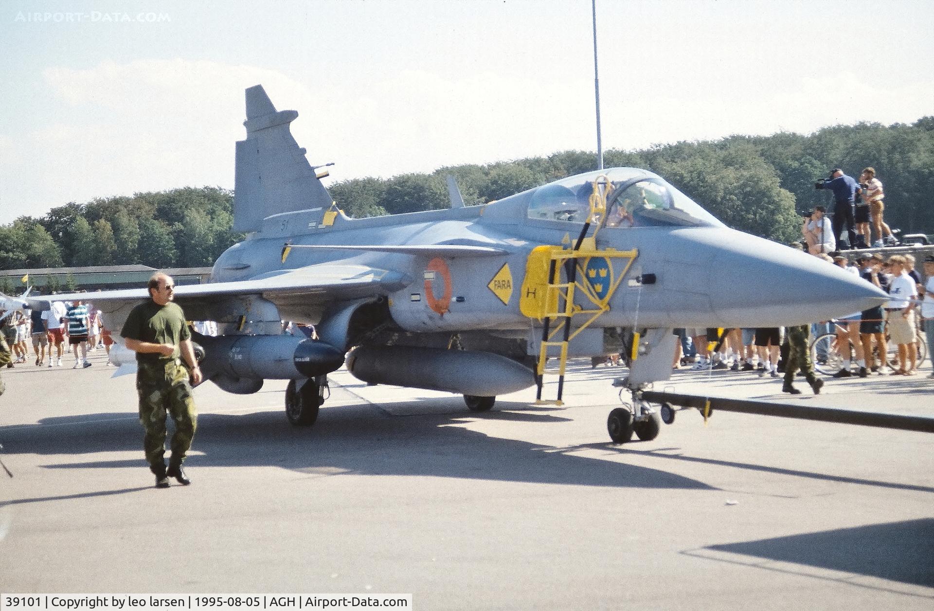 39101, 1992 Saab JAS-39A Gripen C/N 39-101, Ângelholm F.10 Air Show 5.8.1995