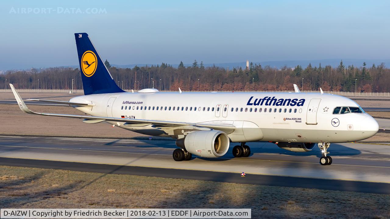 D-AIZW, 2013 Airbus A320-214 C/N 5694, taxying to the gate