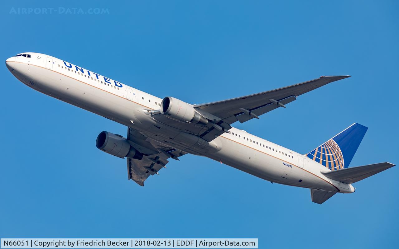 N66051, 2000 Boeing 767-424/ER C/N 29446, departure via RW25C