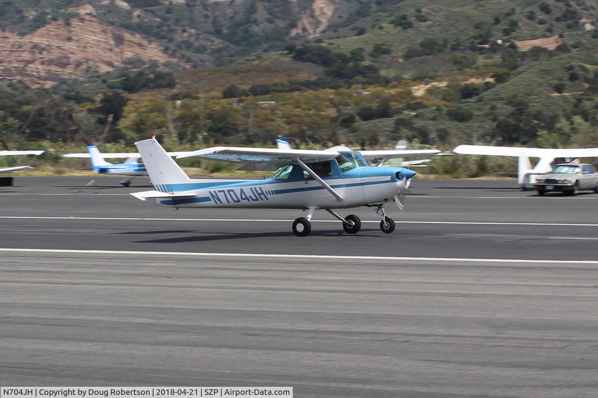 N704JH, 1976 Cessna 150M C/N 15078644, 1976 Cessna 150M, Continental O-200 100 Hp, landing roll Rwy 22