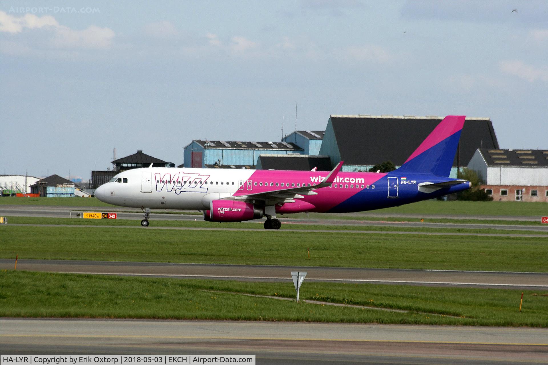 HA-LYR, 2015 Airbus A320-232 C/N 6631, HA-LYR landed rw 22L