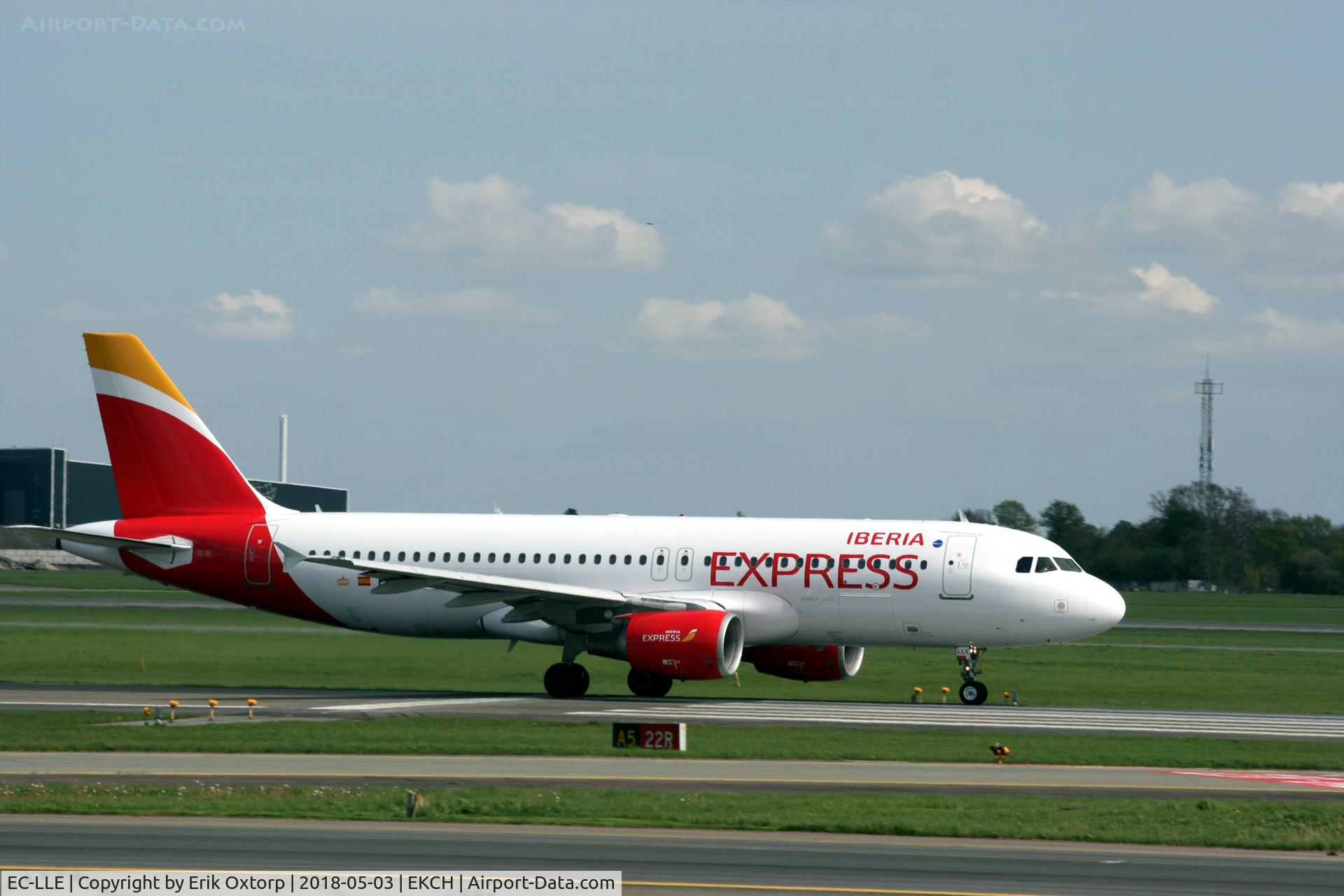 EC-LLE, 1999 Airbus A320-214 C/N 1119, EC-LLE taking off rw 22R