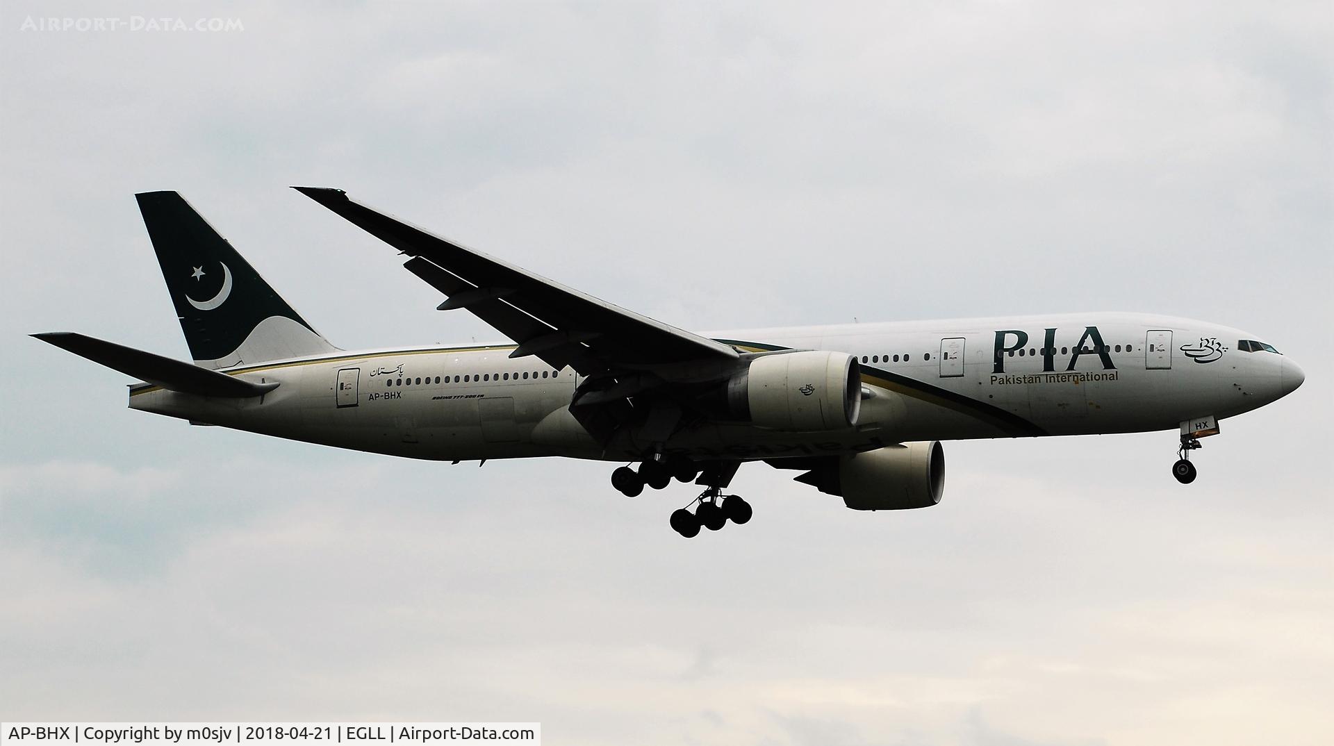 AP-BHX, 2007 Boeing 777-240/ER C/N 35296, Taken from the threshold of 29L