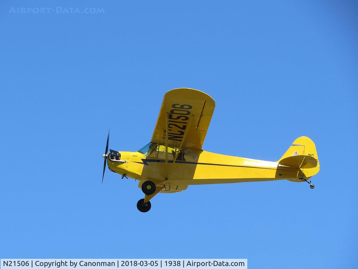 N21506, 1938 Piper J3C-65 Cub Cub C/N 2364, Climbing out