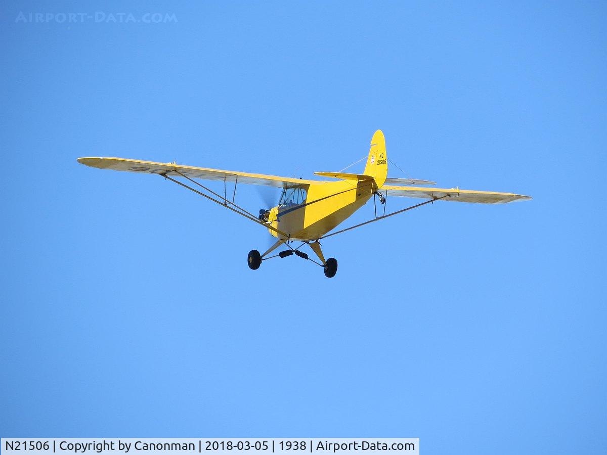 N21506, 1938 Piper J3C-65 Cub Cub C/N 2364, Straight out departure