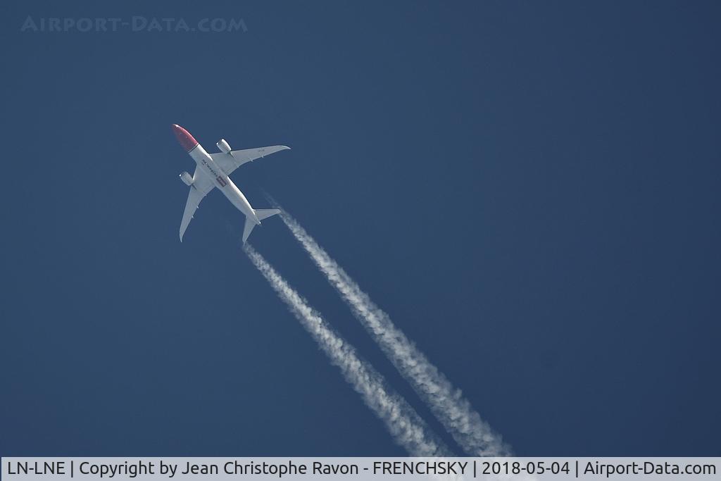 LN-LNE, 2014 Boeing 787-8 Dreamliner C/N 34796, overflying Bordeaux city flight level 380, Norwegian NAX 7075 LEBL Barcelona, Spain to KOAK Metropolitan Oakland, USA