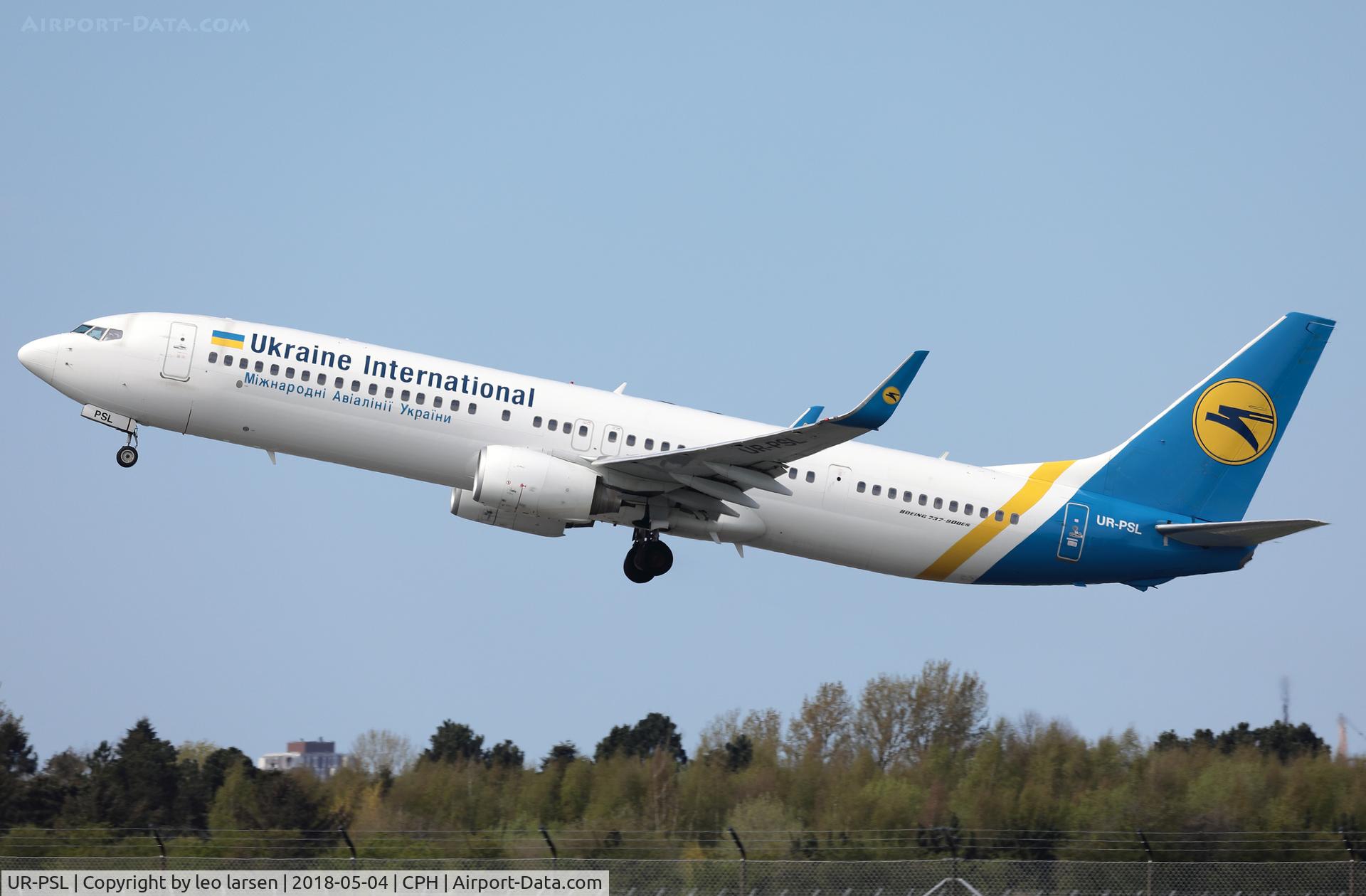 UR-PSL, 2009 Boeing 737-94X/ER C/N 36087, Copenhagen 4.5.2018