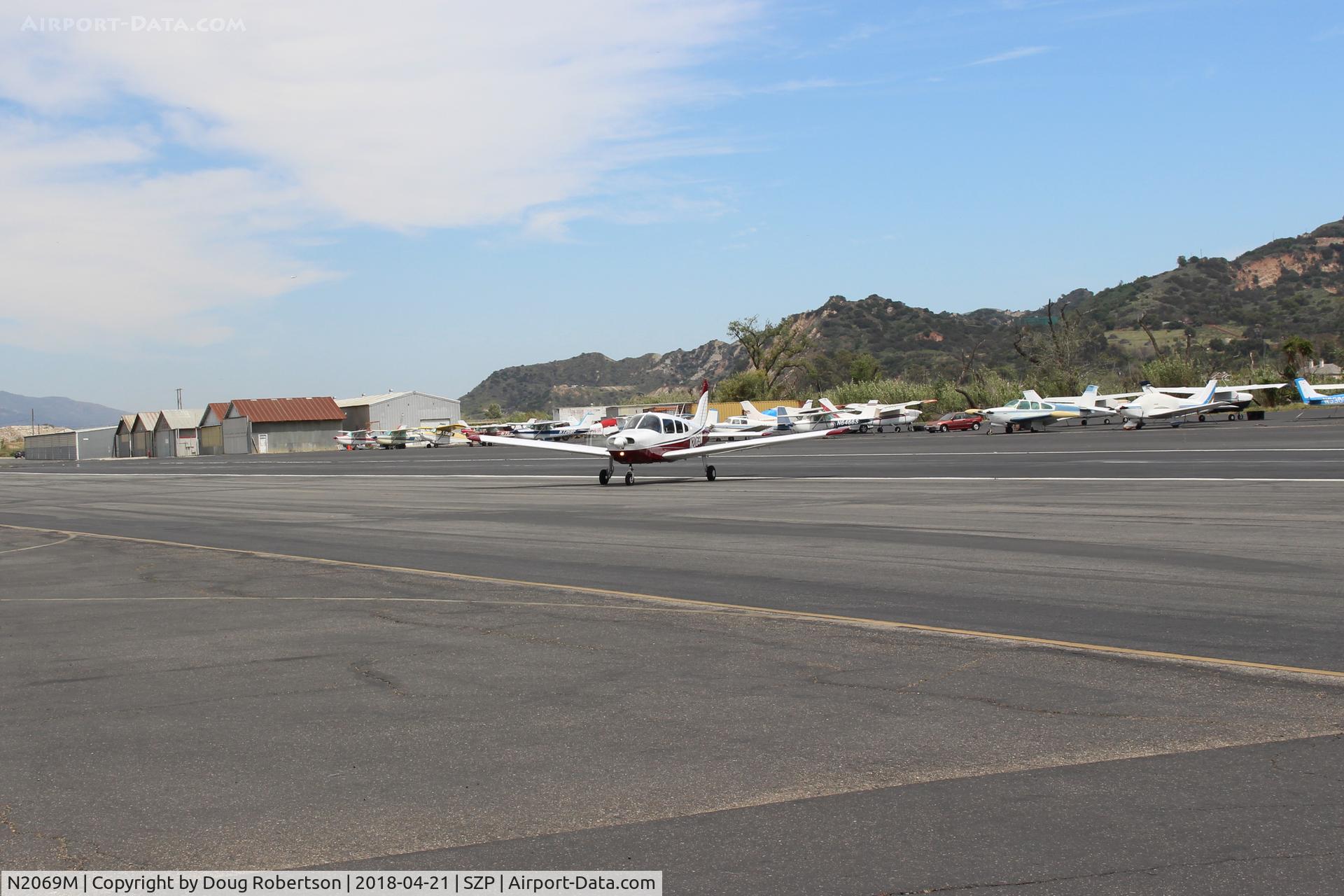 N2069M, Piper PA-28-161 Warrior II C/N 28-7816247, 1978 Piper PA-28-161 WARRIOR II, Lycoming O-320-D3G 160 Hp, taxi off the active