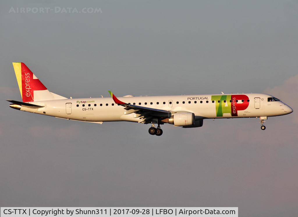 CS-TTX, 2011 Embraer 195LR (ERJ-190-200LR) C/N 19000429, Landing rwy 14L