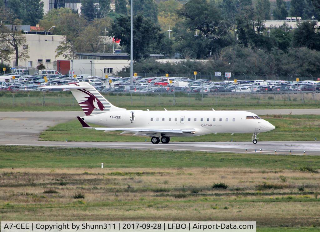 A7-CEE, 2010 Bombardier BD-700-1A11 Global 5000 C/N 9421, Lining up rwy 14L for departure...