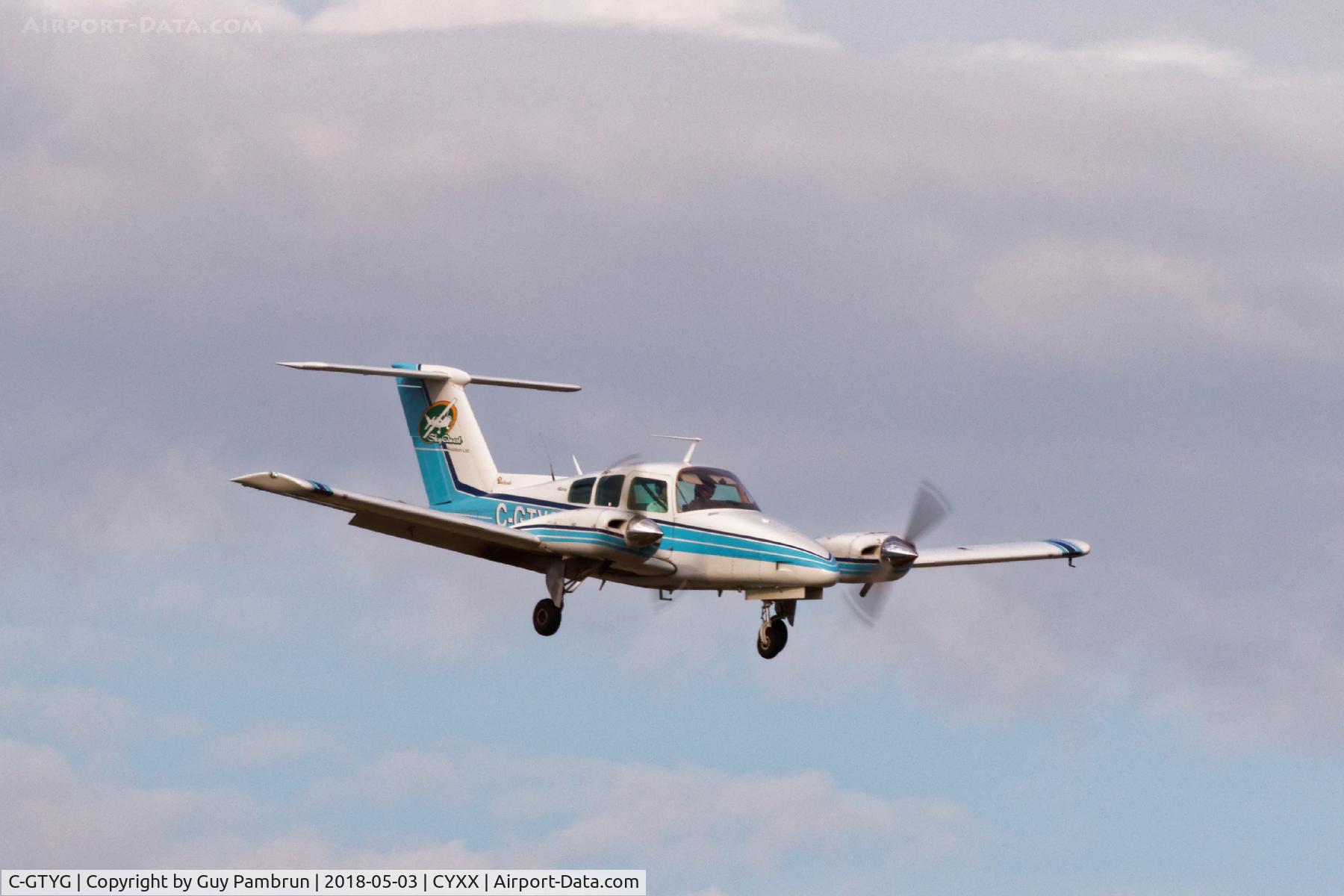 C-GTYG, 1980 Beech 76 Duchess C/N ME-334, Landing