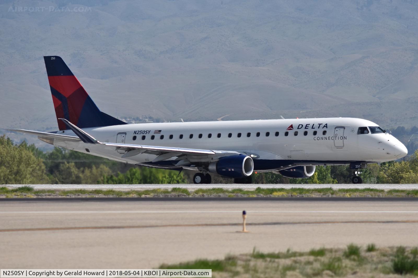 N250SY, 2016 Embraer 175LR (ERJ-170-200LR) C/N 17000610, Turning onto RWY 10L.