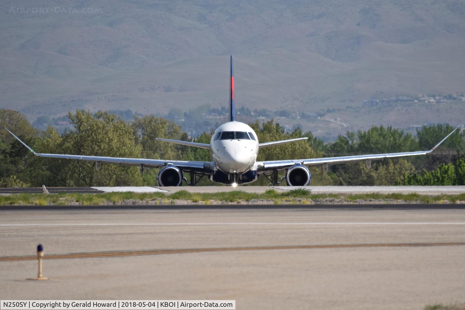 N250SY, 2016 Embraer 175LR (ERJ-170-200LR) C/N 17000610, On Whisky for RWY 10L.