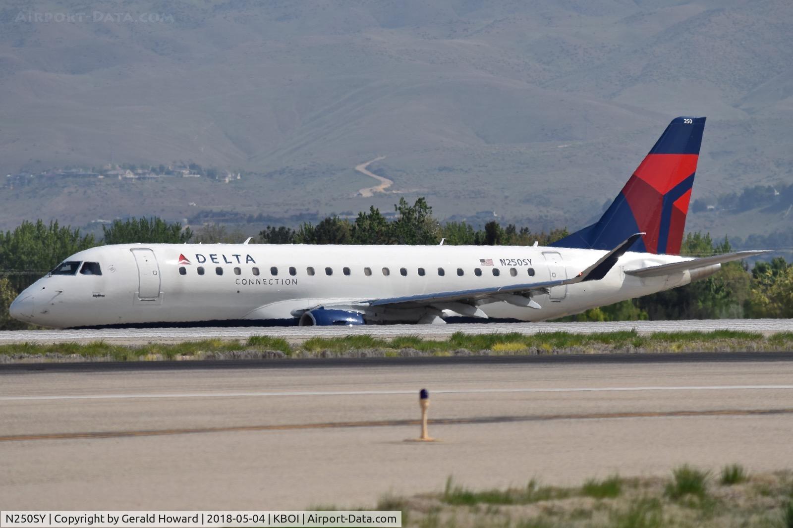 N250SY, 2016 Embraer 175LR (ERJ-170-200LR) C/N 17000610, Taxiing on Alpha for Taxiway Whisky and RWY 10L.