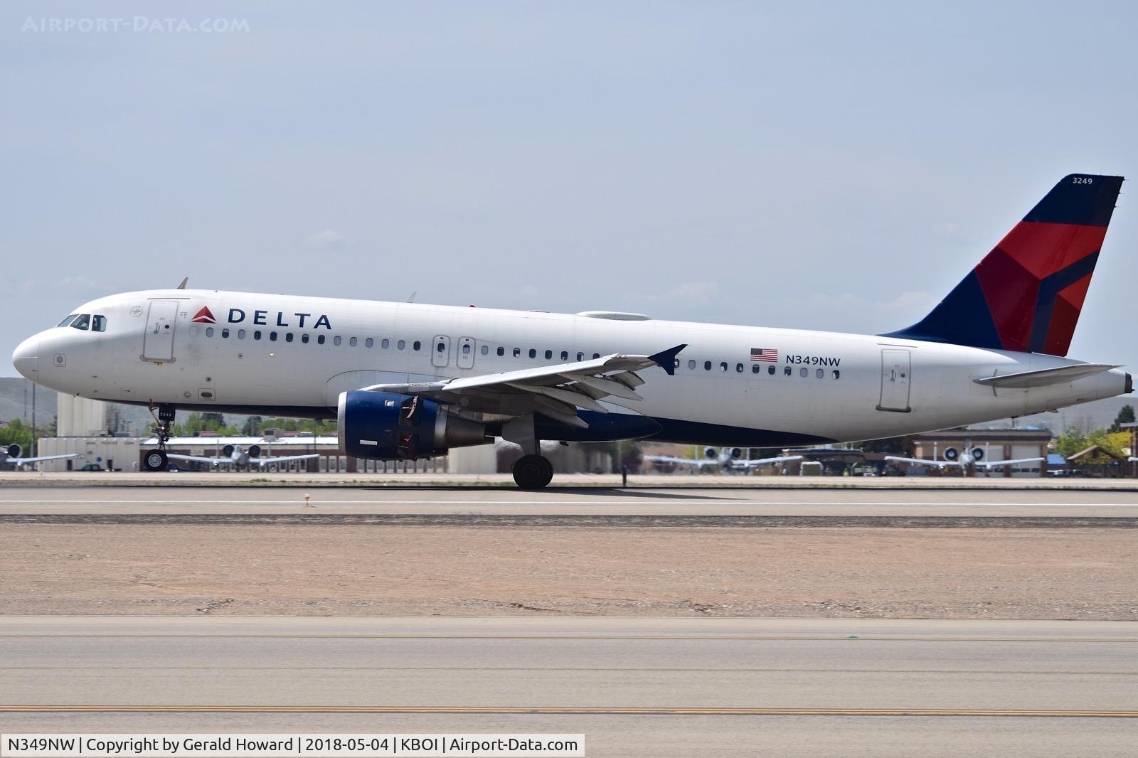 N349NW, 1993 Airbus A320-212 C/N 417, Landing roll out on RWY 10L.