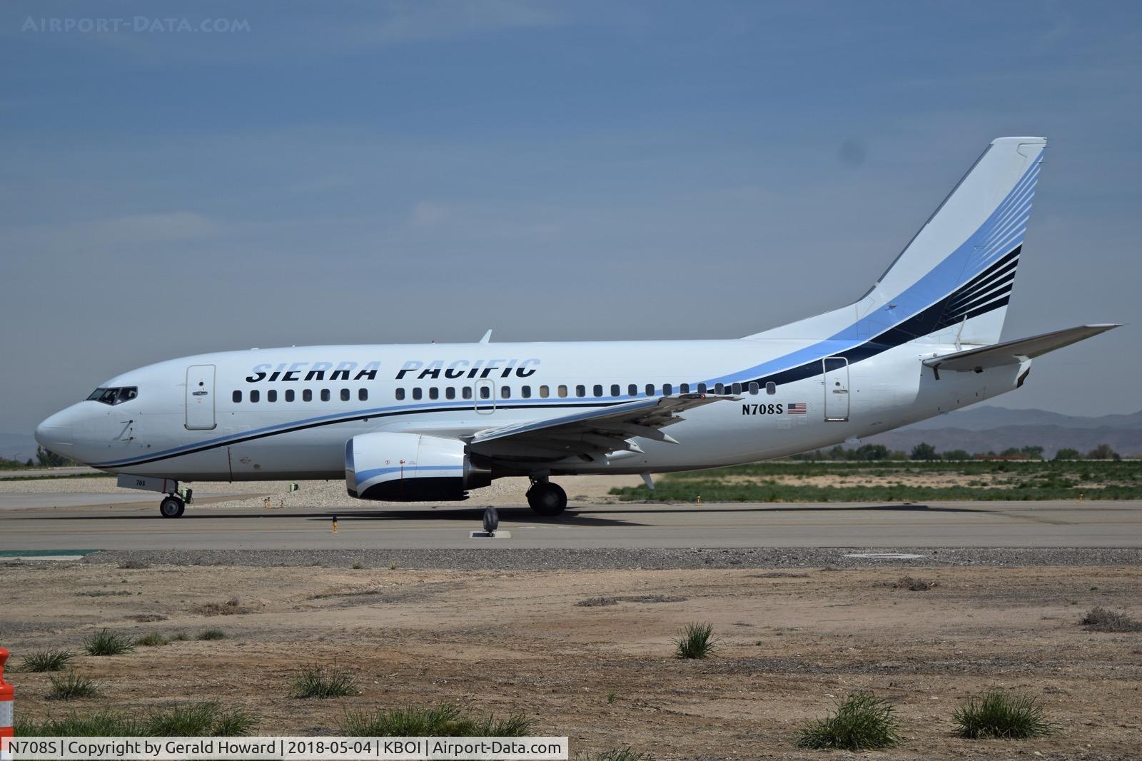 N708S, 1995 Boeing 737-528 C/N 27424, Taxiing on Foxtrot to RWY 10R.