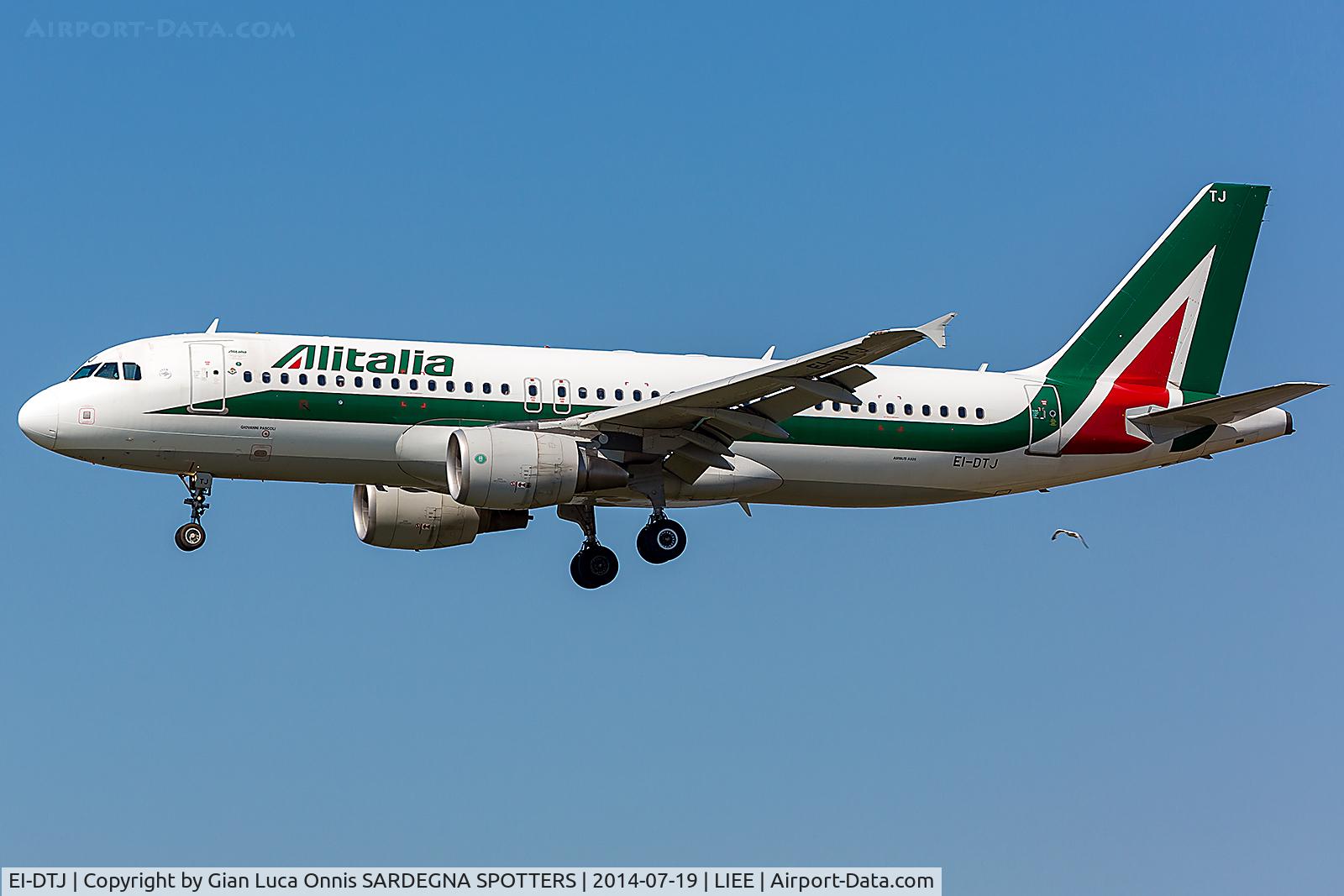 EI-DTJ, 2009 Airbus A320-216 C/N 3978, LANDING 14R