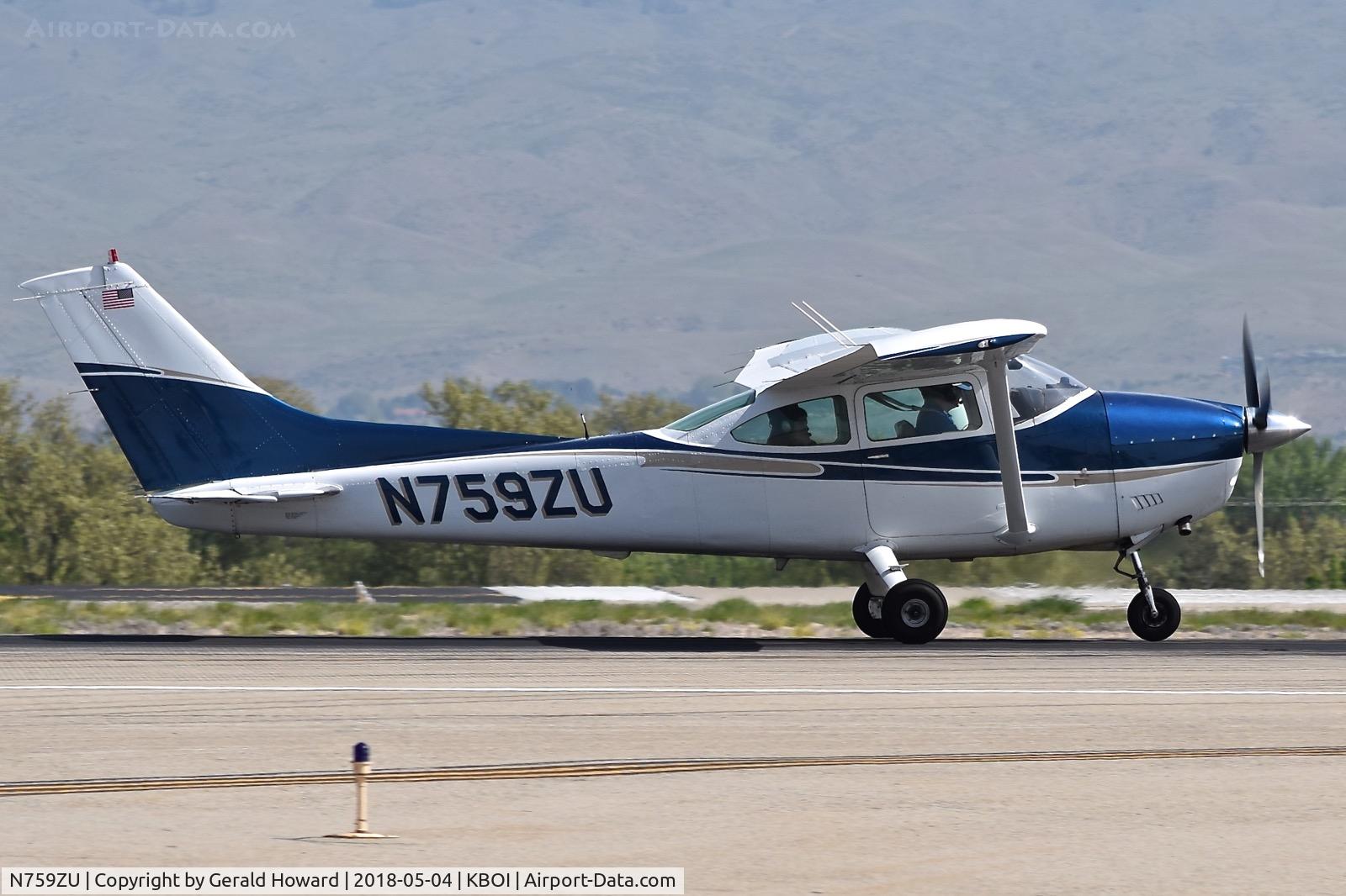 N759ZU, Cessna 182Q Skylane C/N 18266396, Take off run on run 10R.