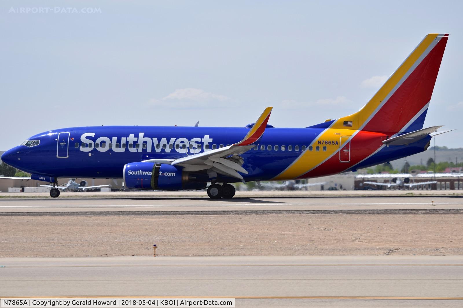 N7865A, 2002 Boeing 737-7Q8 C/N 30647, Landing roll out on RWY10L.