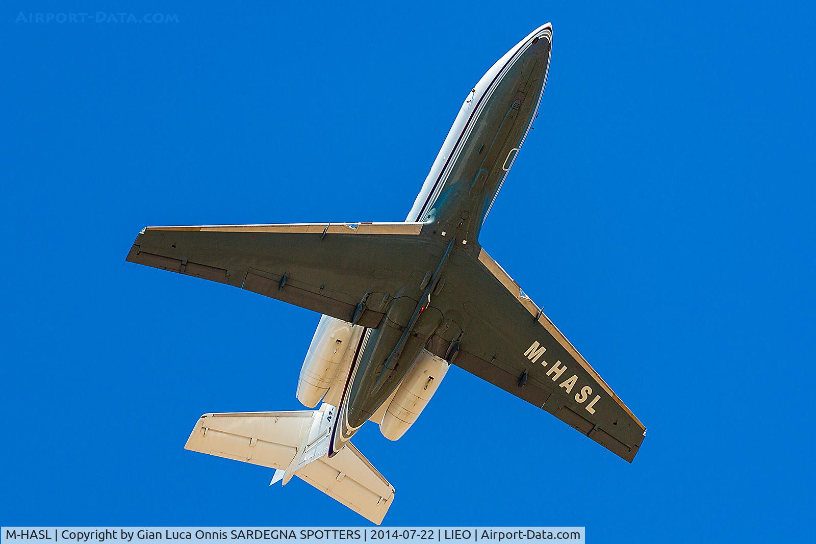 M-HASL, 1998 Raytheon Hawker 800XP C/N 258385, TAKE OFF