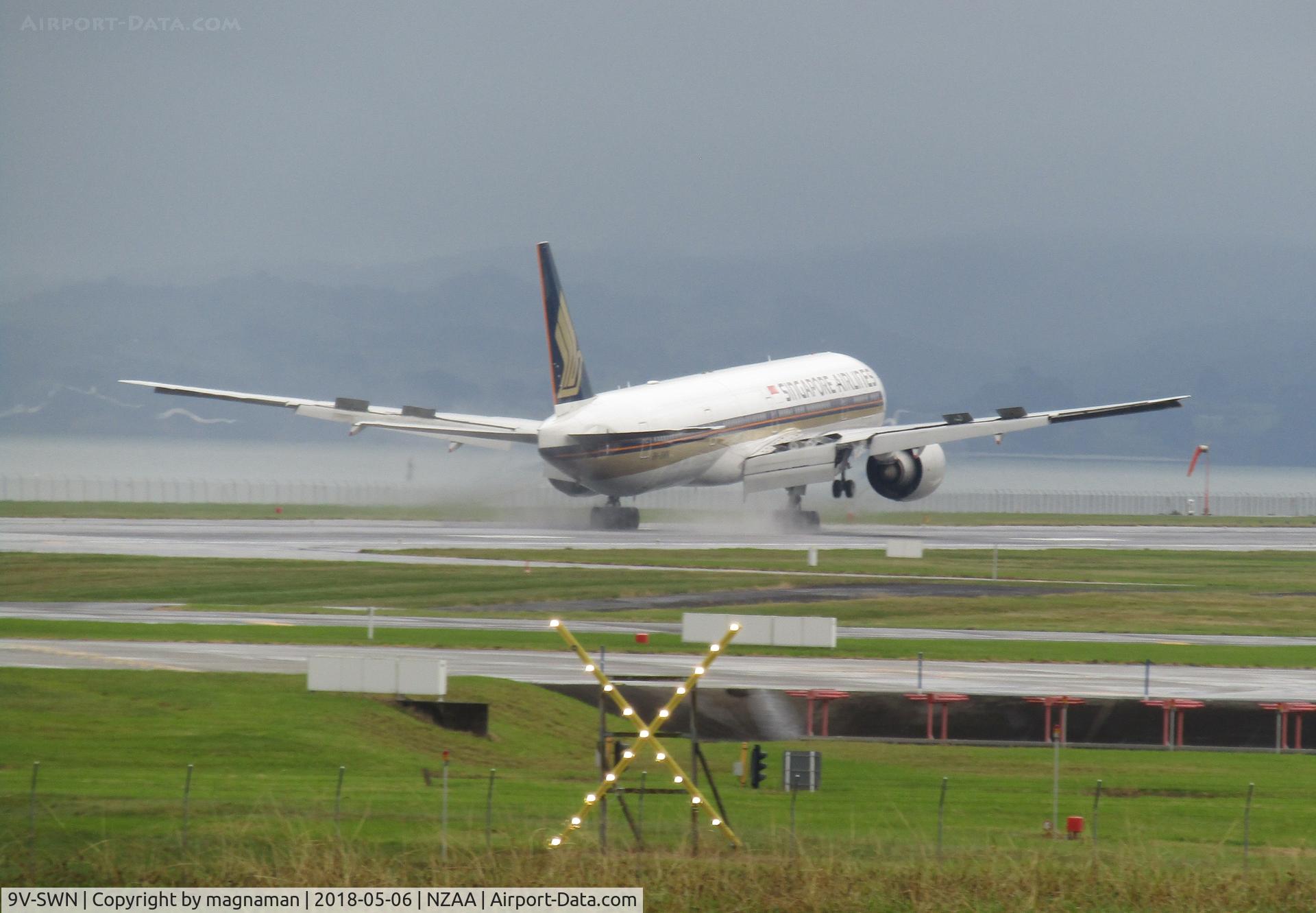 9V-SWN, 2008 Boeing 777-312/ER C/N 34579, SPLASHDOWN