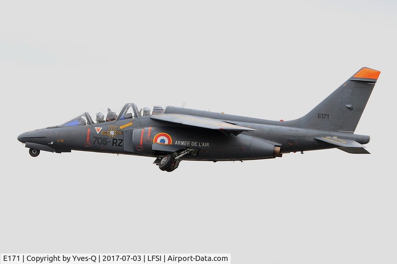 E171, Dassault-Dornier Alpha Jet E C/N E171, Dassault-Dornier Alpha Jet E, Take off rwy 29, St Dizier-Robinson Air Base 113 (LFSI) Open day 2017