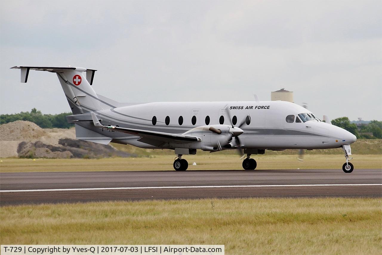 T-729, 1997 Beech 1900D C/N UE-288, Swiss Air Force Beech 1900D, U-Turn rwy 29, St Dizier-Robinson Air Base 113 (LFSI) Open day 2017