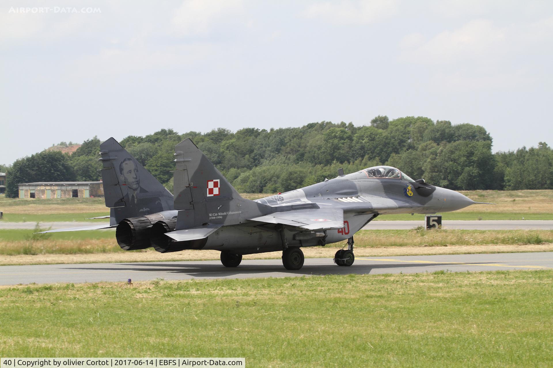 40, Mikoyan-Gurevich MiG-29A C/N 2960532040, note the tail markings